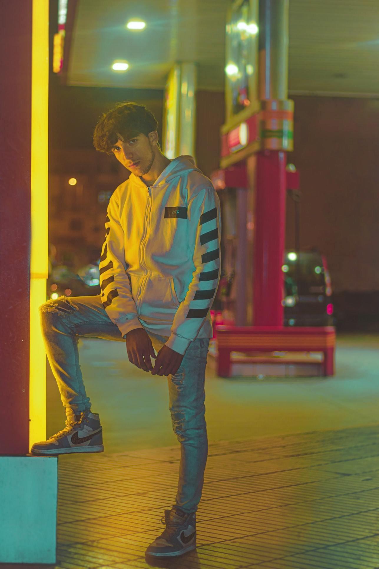 Sneaker Culture in Mainstream Fashion-Foot World UK